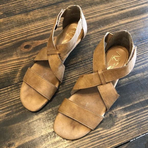 A2 Heelrest Aerosoles Comfort Brown Strapy Sandal Stacked Heel Woman’s 7.5 - Picture 6 of 10